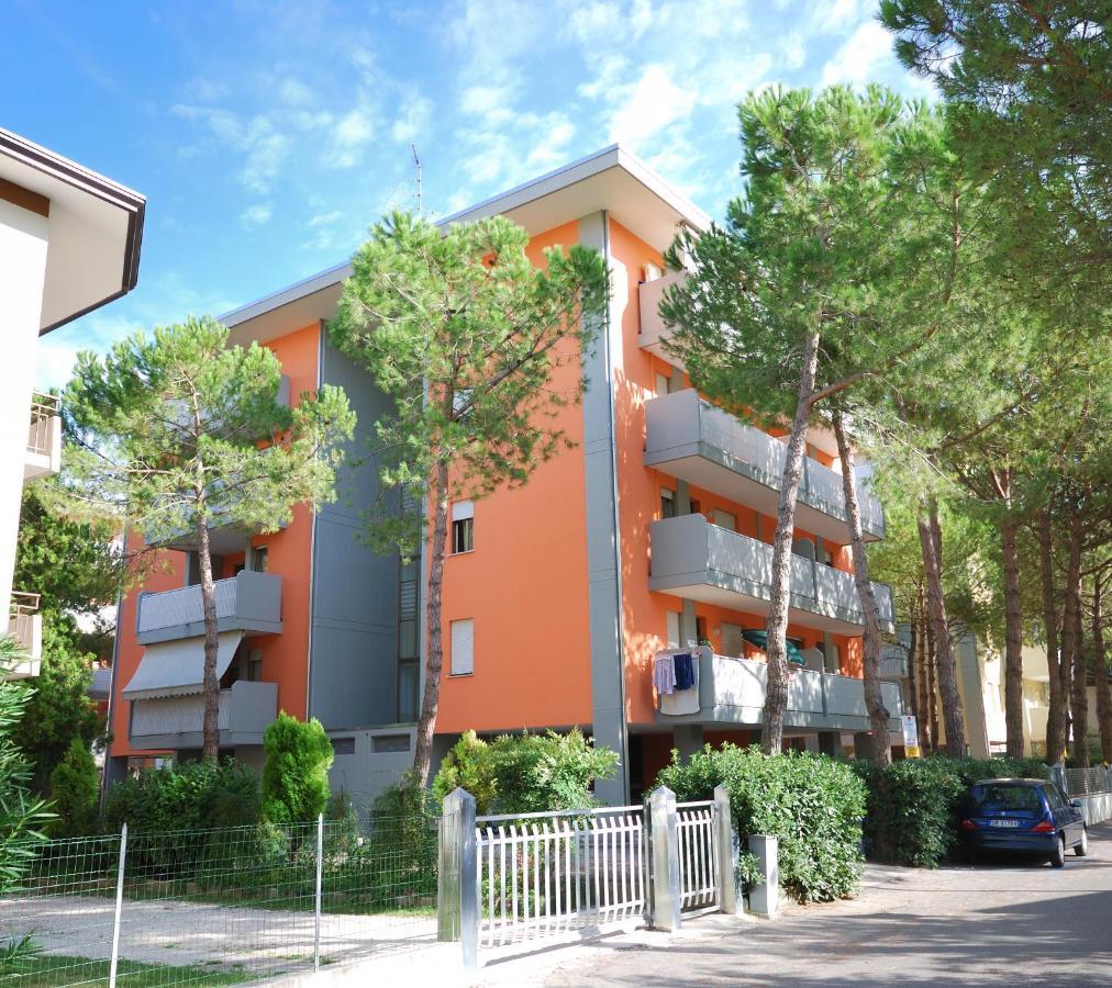 Condominio Tiziano B Bibione Eksteriør bilde